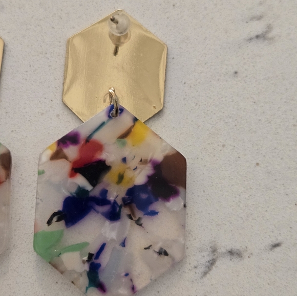 VTG 90s Gold Tone Metal Multicolor Acrylic Hexagon Dangle Earrings - Picture 5 of 6
